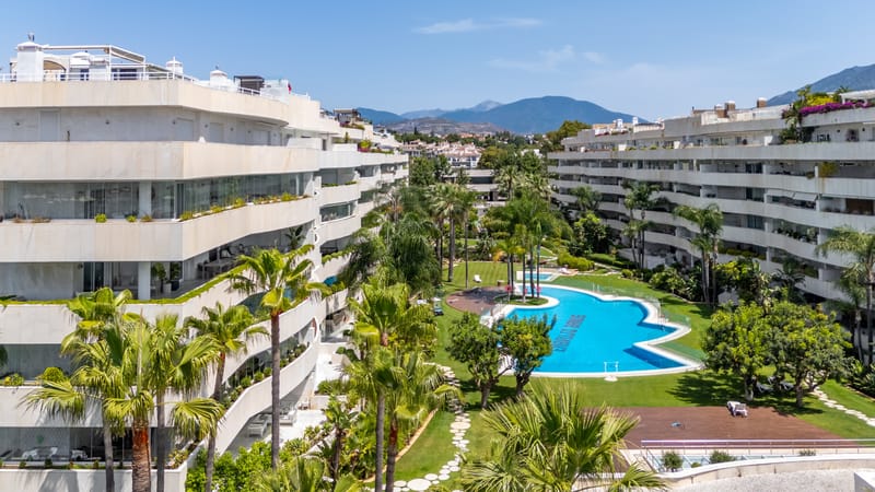 Exclusive apartment on the beach next to Puerto Banus