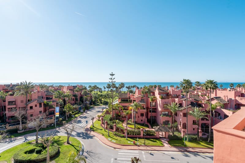 Sea View Luxury Penthouse - Newly Renovated on the Beach Side New Golden Mile