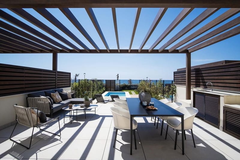 Beachfront Apartment with Sea Views
