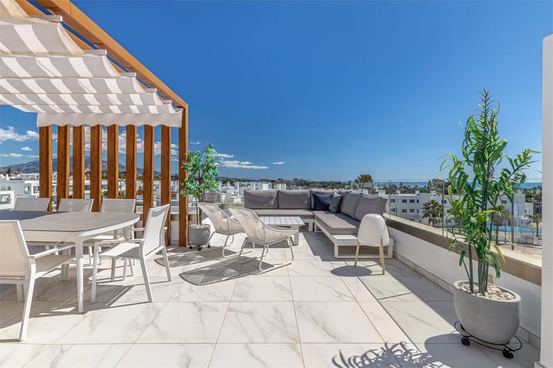 Modern Penthouse Close to Beach