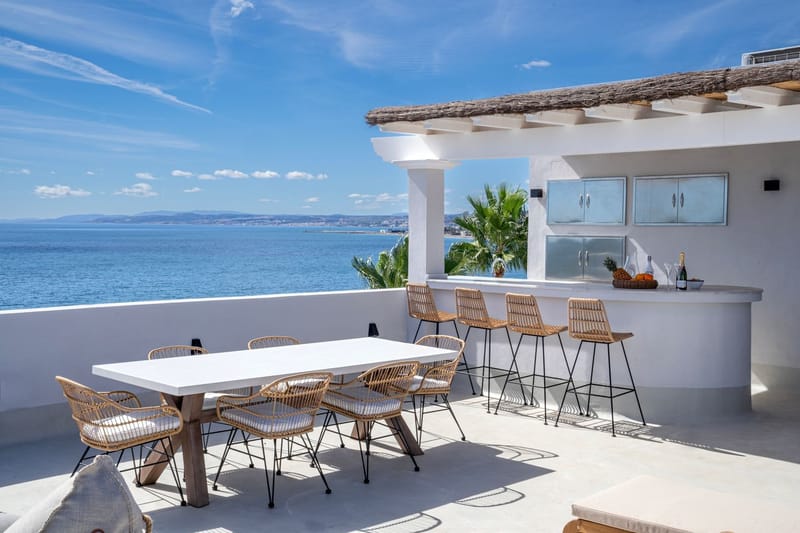 Beachfront Penthouse with Sea Views