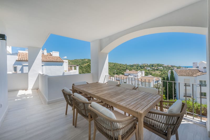 Bright and Modern 3 bedroom middle-floor apartment with sea and golf views in Altos de La Quinta