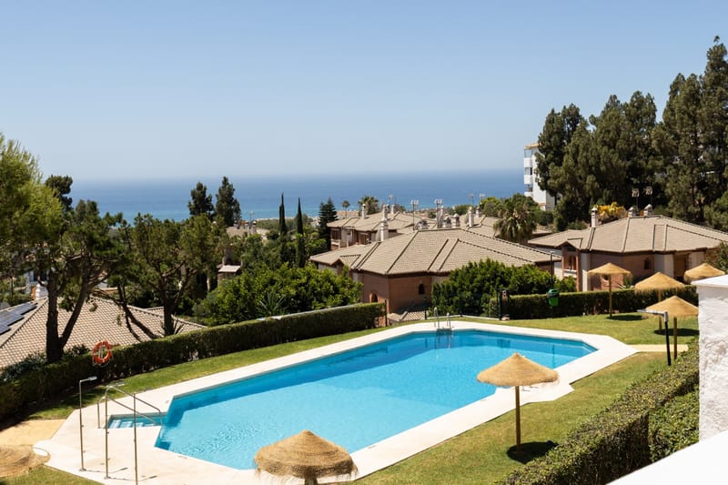 Elegant apartment with panoramic views and fantastic terrace – Perfect for holidays or permanent living