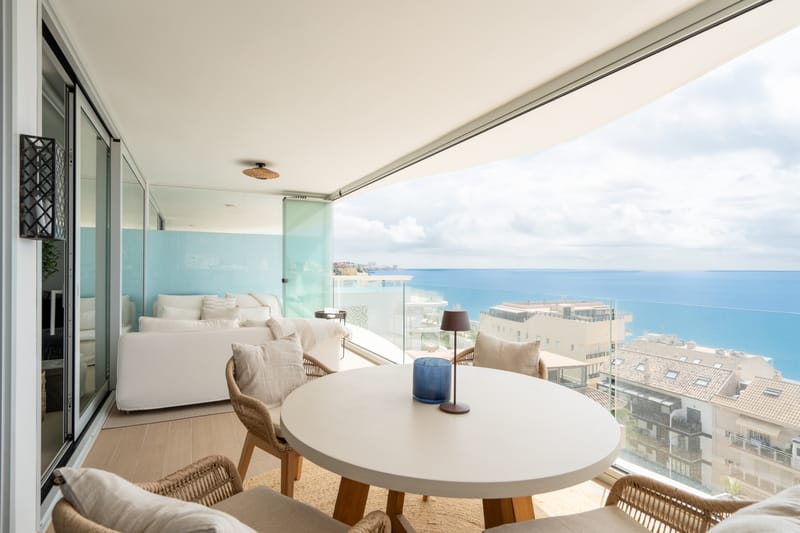 Spacious, modern and fully furnished corner apartment in Wave Collection