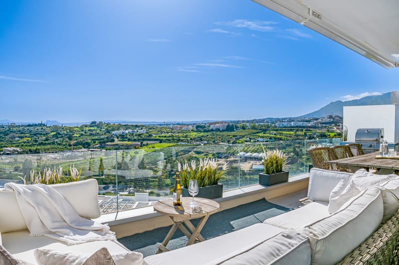 Modern 3-Bed Apartment in Oceana Views, Cancelada