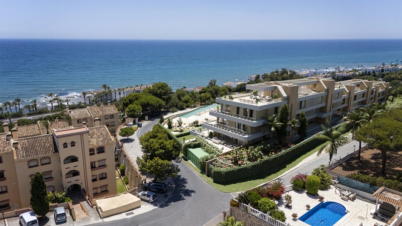 Apartments with Sea Views and Solariums