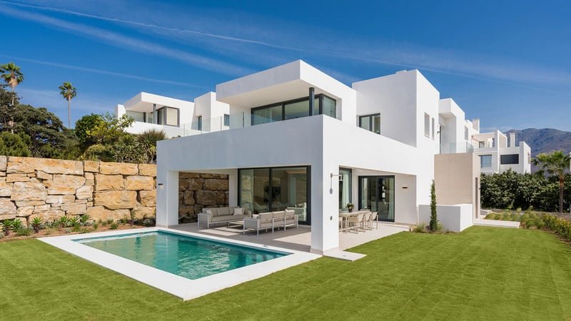 Frontline Golf Villas with Sea Views