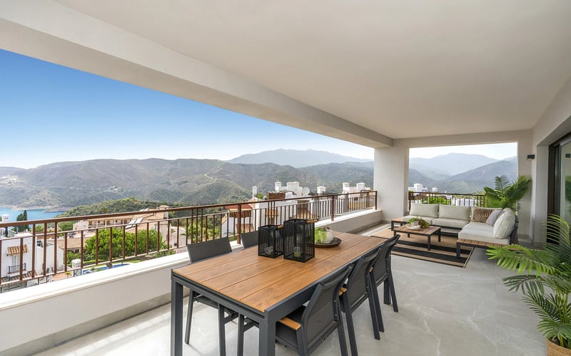 Apartments with Sea Views and Large Terraces