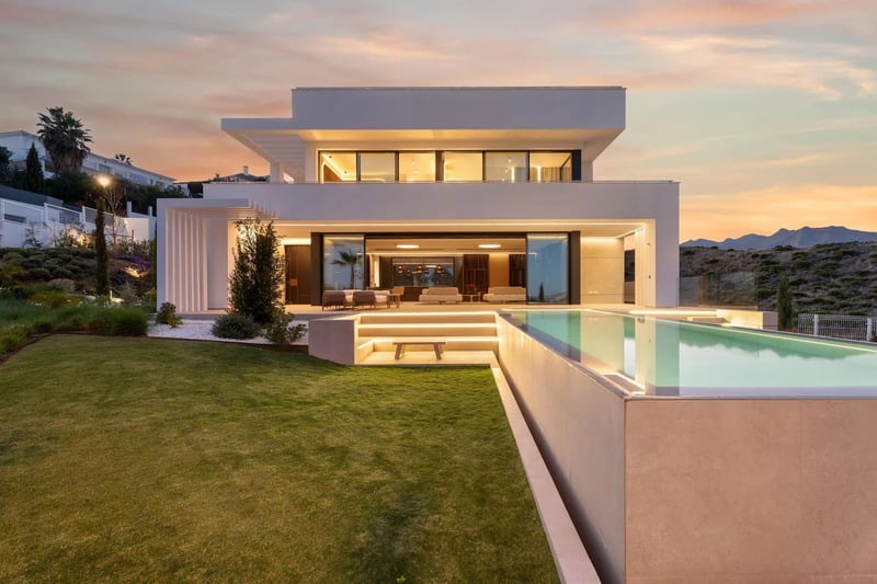 Villas with Expansive Private Gardens